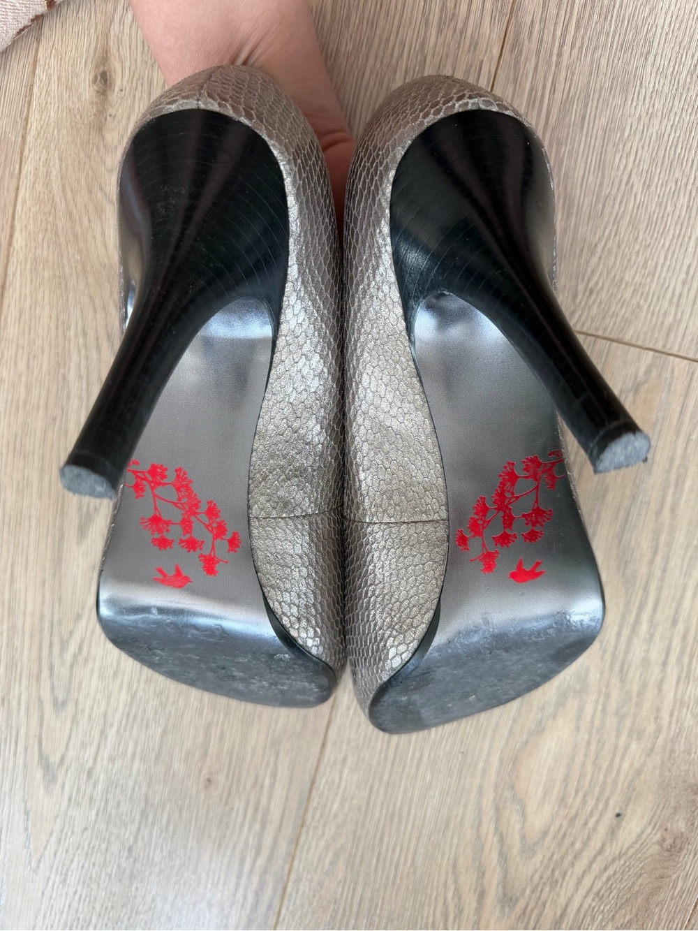 Metallic Peep-Toe High Heels in Metallic Taupe\Gray - Picture 5 of 15
